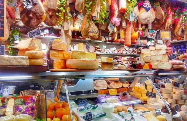 Tasty Florence Food Tour & Sightseeing around San Lorenzo Farmers Market & Duomo