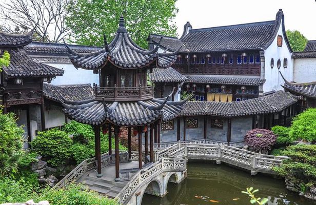 Private Hangzhou Tea Plantation and Garden Tour with Lunch