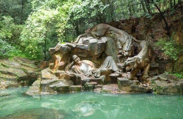 Hangzhou Jiuxi and Hupao Spring Hiking Day Trip from Shanghai by Bullet Train