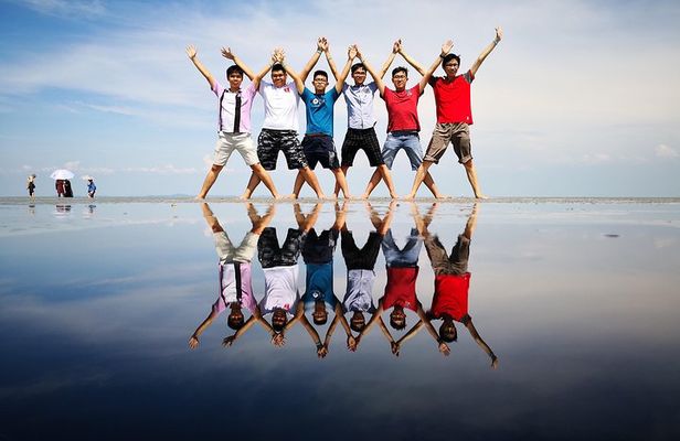 Sky Mirror Experiences at Kuala Selangor plus Batu Caves Stopover