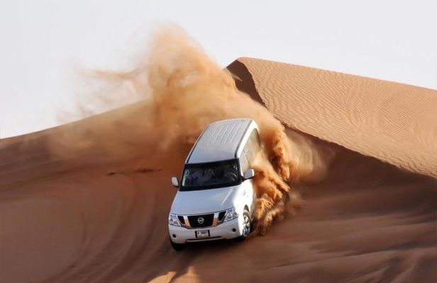 Dubai: Extreme Desert Safari with Dinner