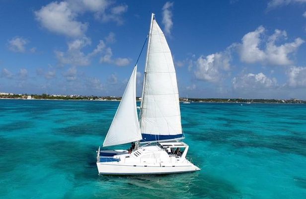 Catamaran Sailing Experience & Snorkeling Tour to Isla Mujeres