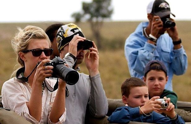 Masai Mara & Lake Nakuru Safari tour: 4-Day Kenya Adventure