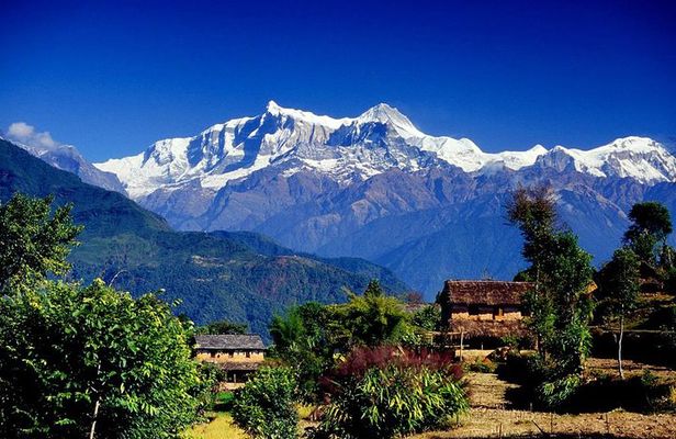 Annapurna Ghorepani Poon Hill trek from Pokhara short and easy hike in Himalaya