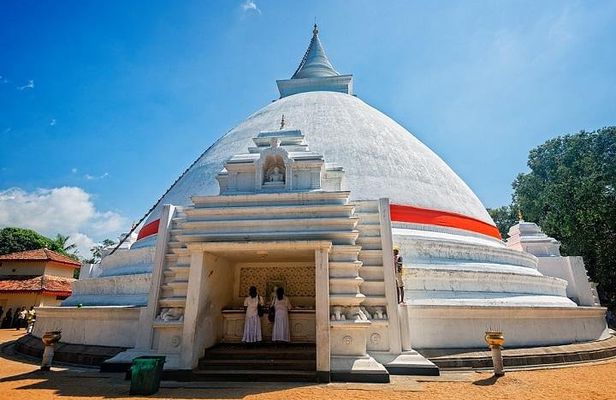 Private Colombo City Tour with English Speaking Chauffeur