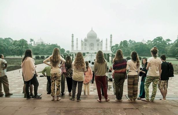 Day Trip to Taj Mahal From Delhi