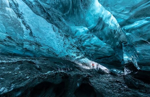 Treasure Iceland - Ice Cave Discovery