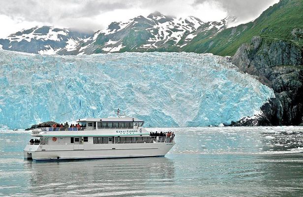 Kenai Fjords National Park Glacier Dinner Cruise from Seward