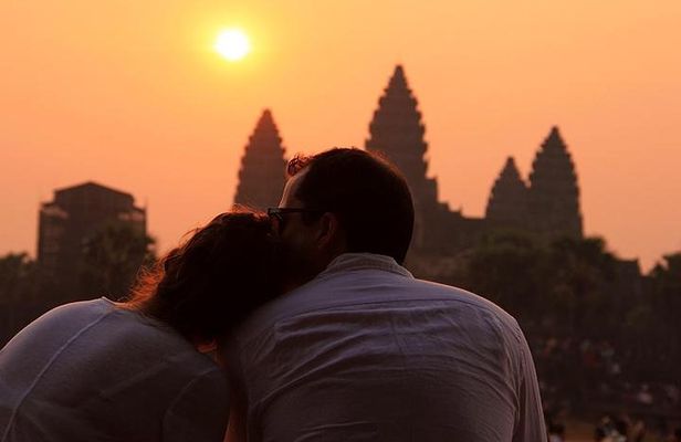 Angkor Sunrise Jeep Tour - Inclusive Breakfast & Lunch