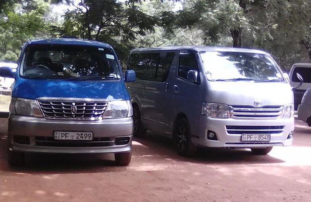 Multi days private round tour in Srilanka