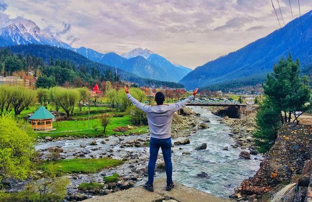 Kashmir - Paradise on Earth (6Days 5 Nights)