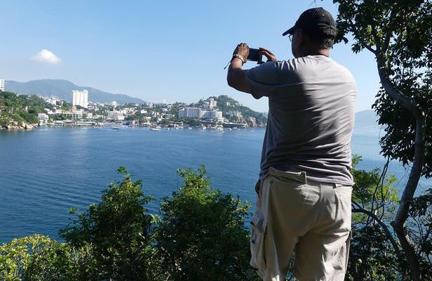 Roqueta Island: Hike, Snorkel & Beach Escape with Lunch + Drink