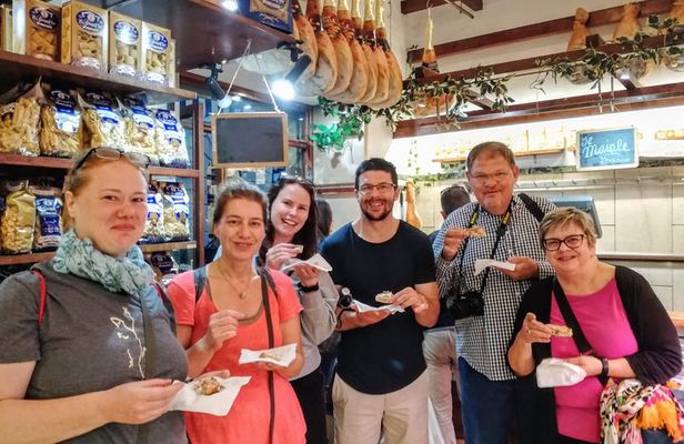 Budget-friendly Street Food Tour of Trastevere Quarter Smaller Group