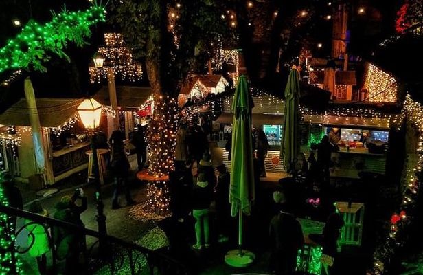 Zagreb guided walking Christmas market tour with food tasting