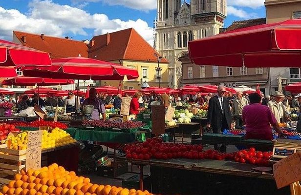 Zagreb walking tour with food tasting