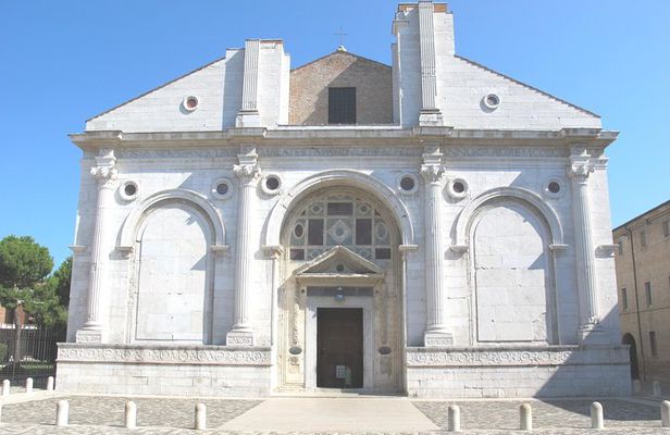 Semi-private Rimini Tour of City Highlights with Top-Rated Guide