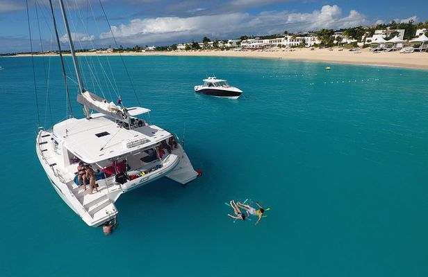 St Maarten Luxury Catamaran Full-Day Group Charter