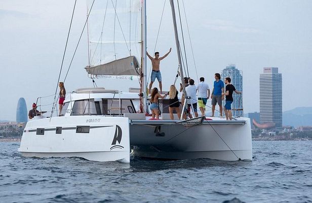 Catamaran Experience 17-20 passengers from Port Olimpic Barcelona