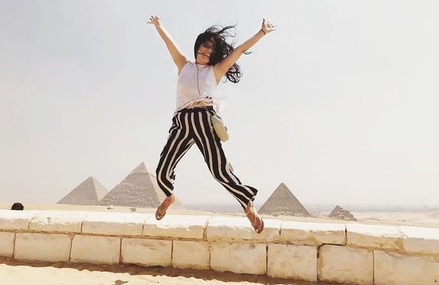 Pyramids Day Tour: Day Tour to Giza Pyramids, Sakkara and Dahshur Pyramids