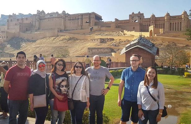 Private Guided Sightseeing Tour of Jaipur Highlights