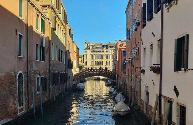 Venice Small Group Walking Tour of Most-Famous Sites &Attractions