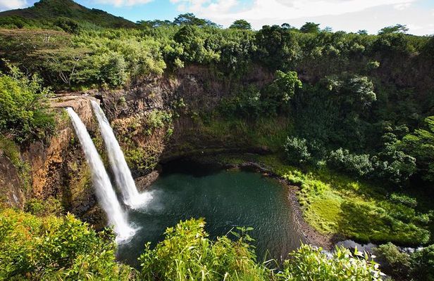 Kauai's South & East small group tour. Legends & Waterfalls