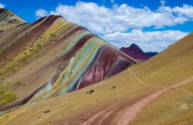 Full Day - Hiking Trip to The Rainbow Mountain from Cusco - Private
