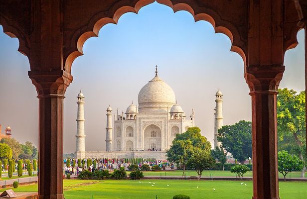 Sunrise Taj Mahal, Agra Fort & Baby Taj Tour from Jaipur by Car