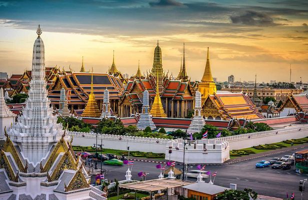 Private Tour: Grand Palace & Emerald Buddha Temple Experience