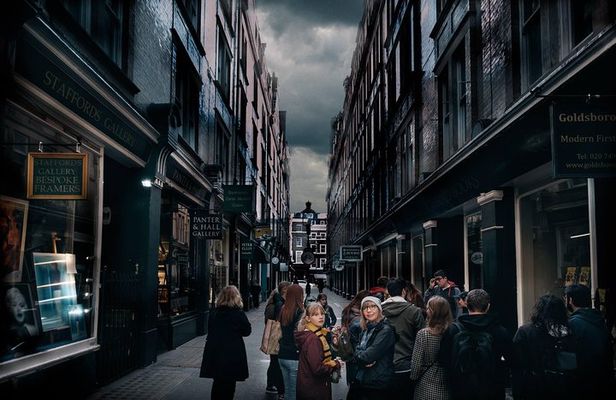 Original Harry Potter Tour : Guided Tour of London with Boat Ride