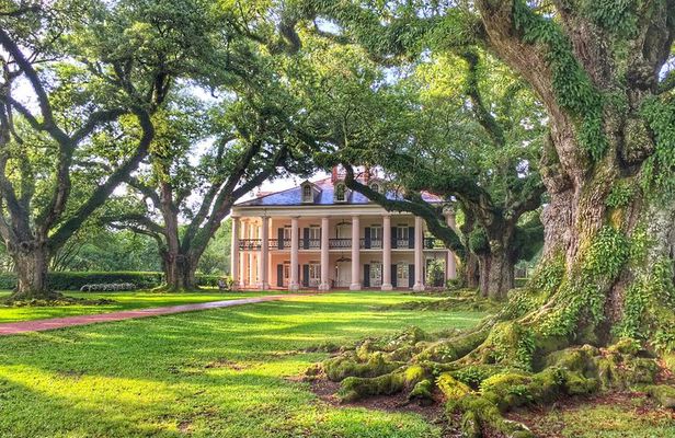 Oak Alley Plantation Tour with Transportation from New Orleans