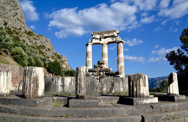 Delphi from Athens Round Trip Private Transfer