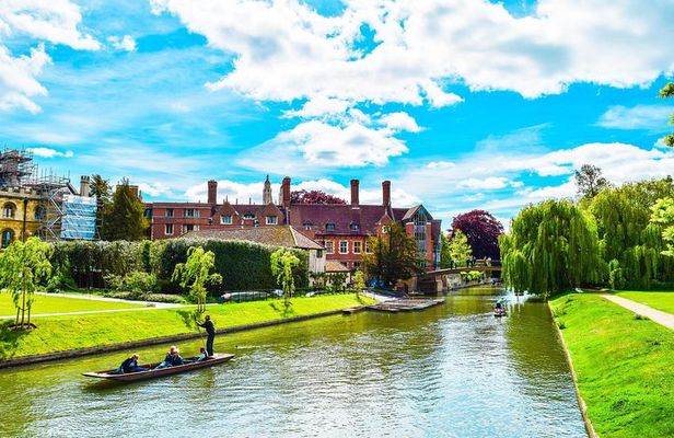 Cambridge Day Trip from London with a Local: Private & Personalized