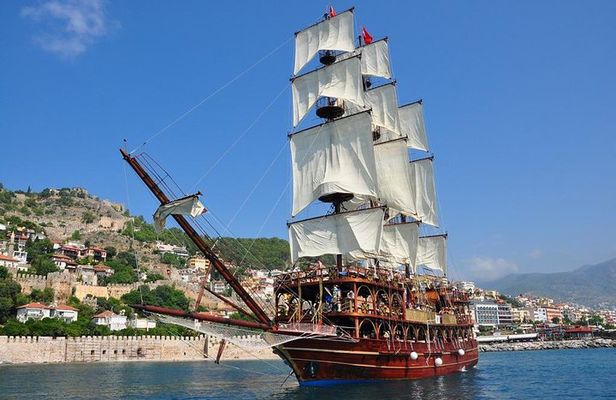 Alanya Boat Trip with Unlimited Soft Drinks and Lunch