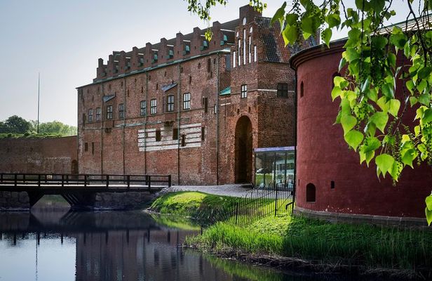 Malmø Tour - Crossing the Bridge to Sweden