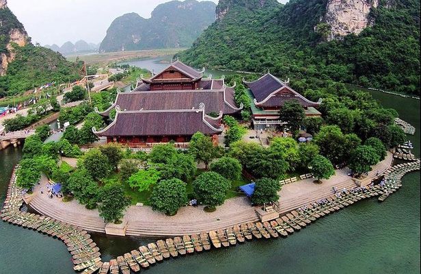 Private Day Tour from Hanoi: Bai Dinh Pagoda & Trang An Grottoes