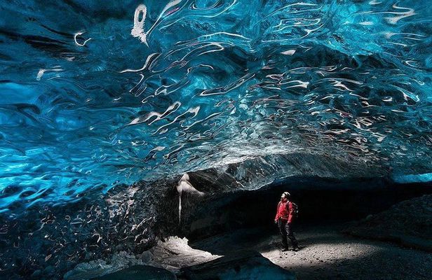 3-Day Iceland Tour: Ice Cave, Glaciers & Northern Lights