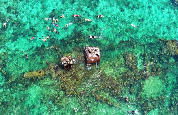 Roatan 3 Stop Snorkeling Adventure, Shipwreck, Starfish & Blue Channel