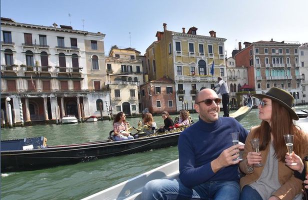 A Venetian Aperitif on The Lagoon