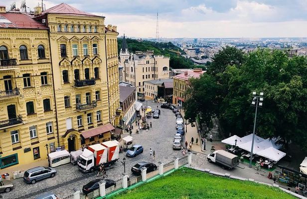 Kiev guided walking tour: discover highlights and hidden gems of the capital