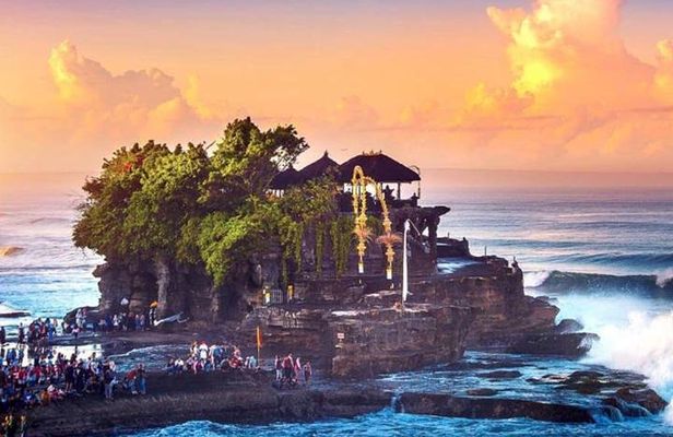 Full Day Private Experience Bedugul Jatiluwih and Tanah Lot