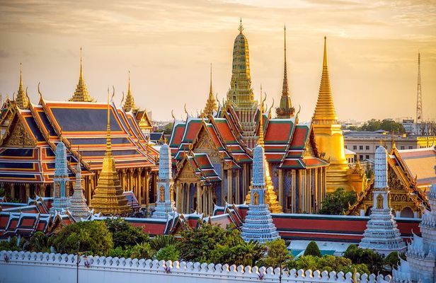 Private Grand Temples Along the Chao Phraya River [1/2 Day]