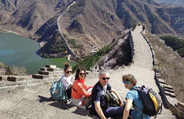 Private Day Trip to Huanghuacheng Great Wall with Meal