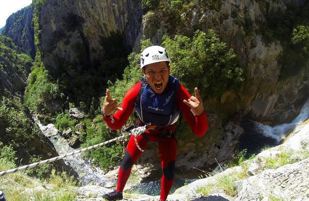 Canyoning advanced on Cetina river from Omiš