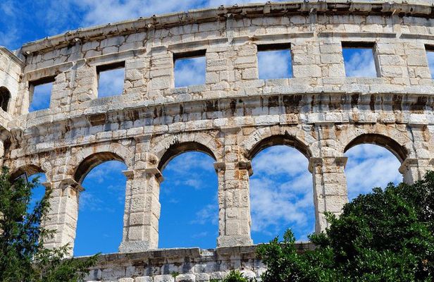 Pula Small-Group Walking Tour