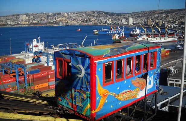 Valparaiso and Viña del Mar visit their Casas de Colores