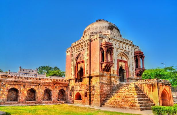 Qutub Minar & Mehrauli Temple/Market