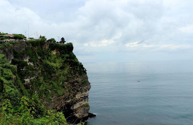 Bali Sunset Tour: Melasti Beach & Kecak Dance by the Sea