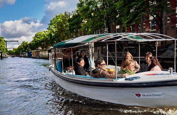 Amsterdam Uncovered: 120 Minutes by Boat