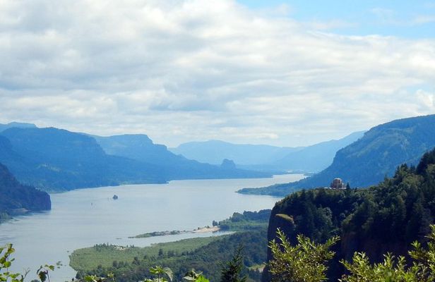 Columbia River Gorge Waterfalls & Mt Hood Tour from Portland, OR